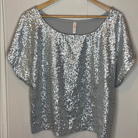 Xhilaration Tops - Exhilaration Silver Sequin Short Sleeve Shirt XL